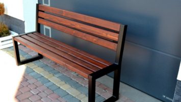 Pre dokonalý odpočinok vám postačí kvalitná lavička
